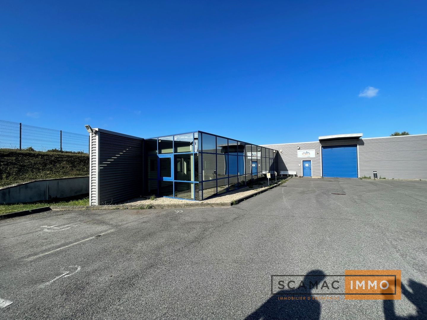 entrepôt de 955m², Chilly-Mazarin (Essonne)