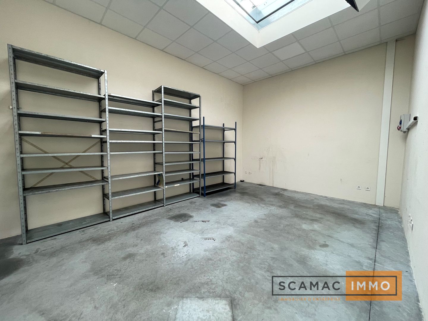 entrepôt de 955m², Chilly-Mazarin (Essonne)