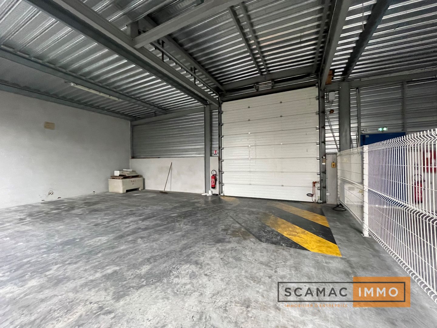 entrepôt de 955m², Chilly-Mazarin (Essonne)