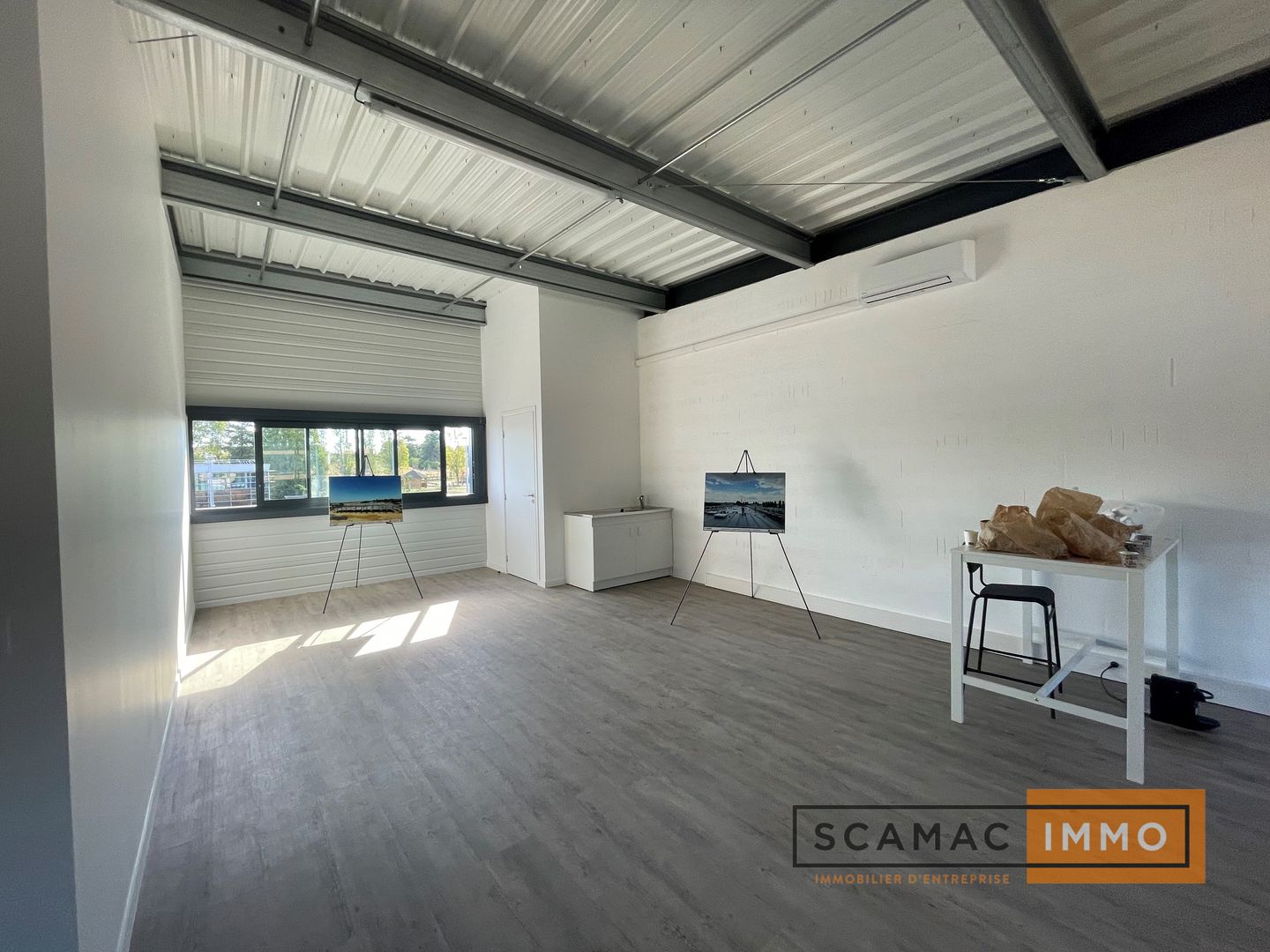entrepôt de 120m², Morangis (Essonne)