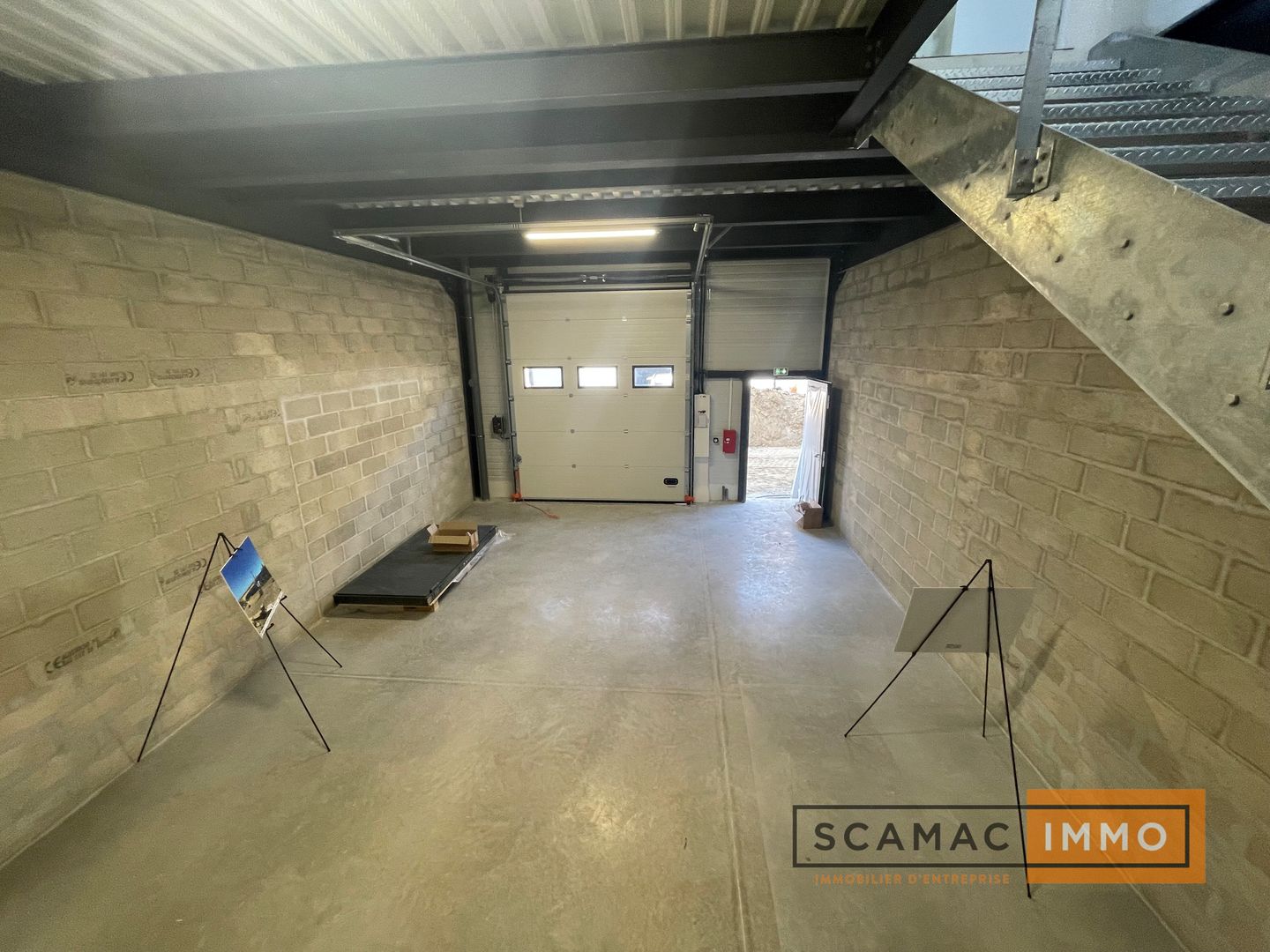 entrepôt de 120m², Morangis (Essonne)