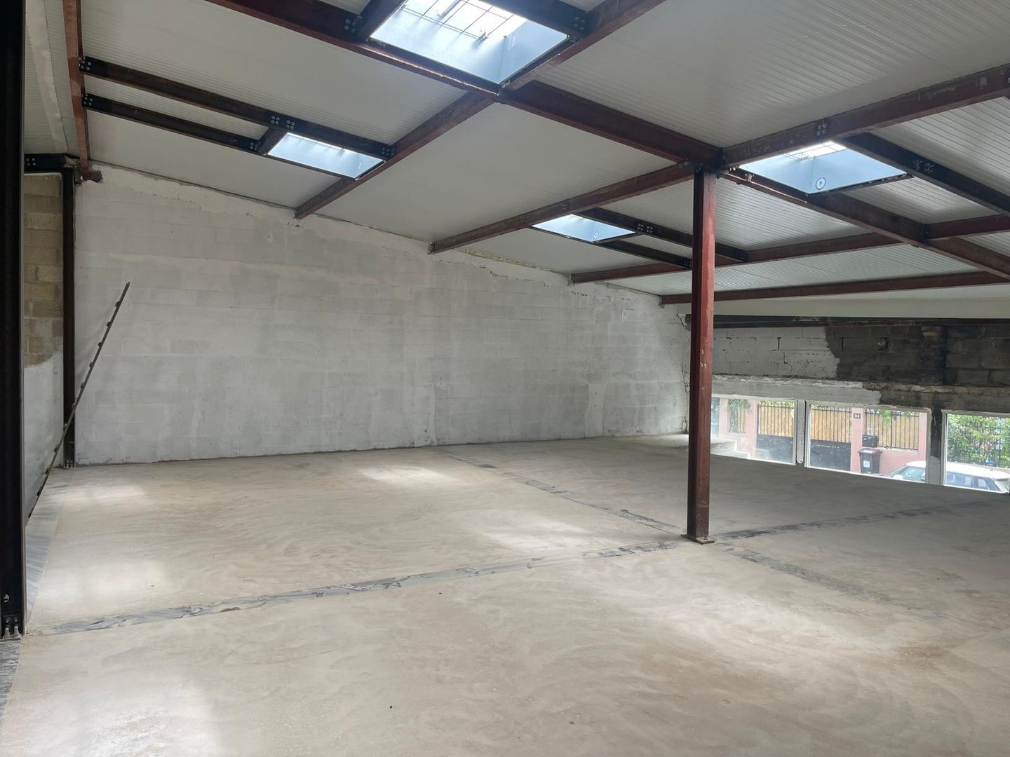 local d'activités de 290m², Montreuil (Seine-Saint-Denis)