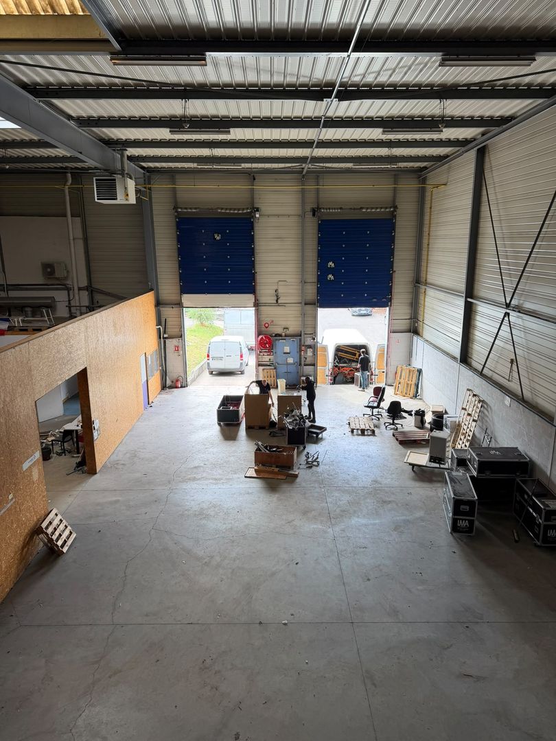 local d'activités de 2 404m², Stains (Seine-Saint-Denis)