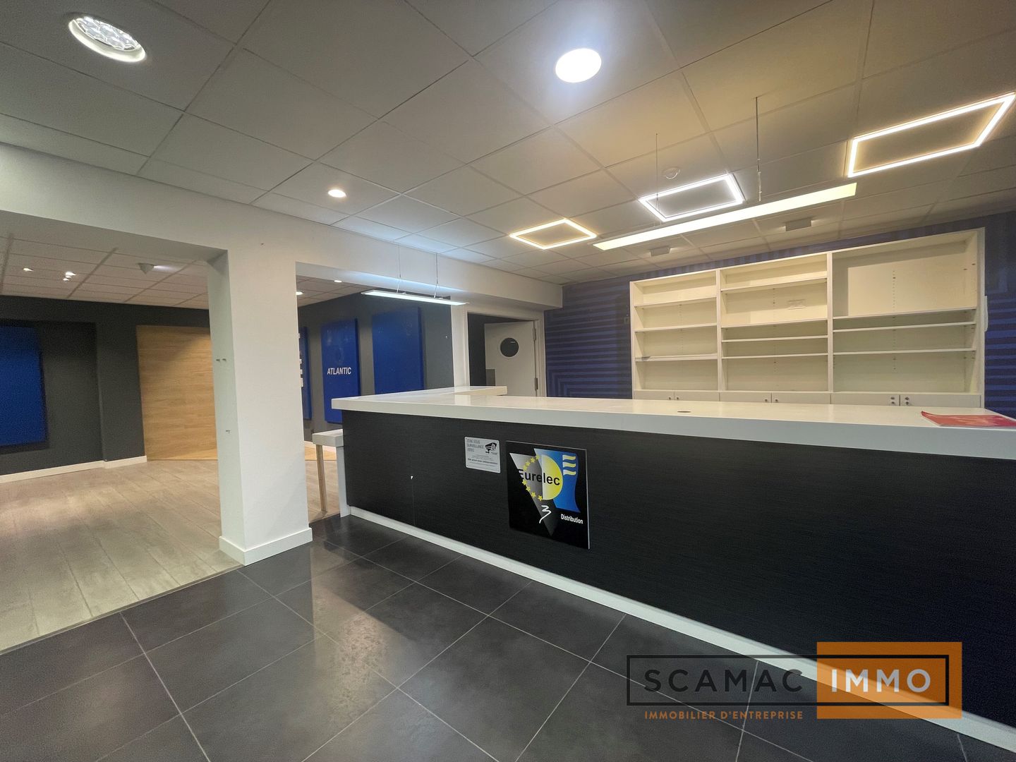 local d'activités de 391m², Plaisir (Yvelines)