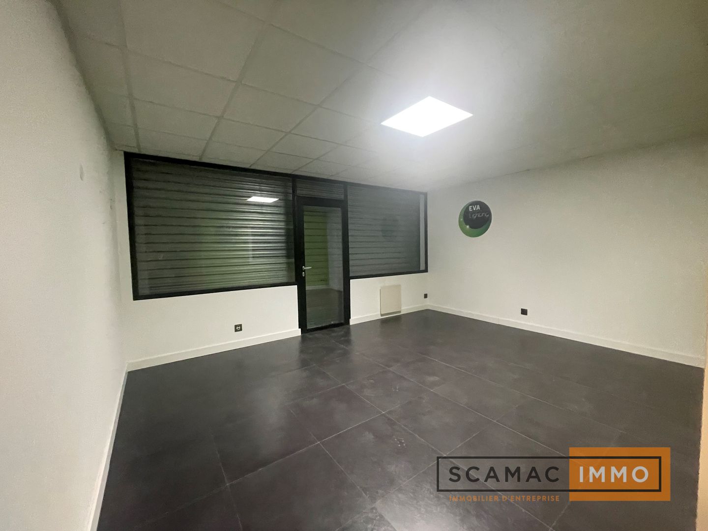 local d'activités de 391m², Plaisir (Yvelines)