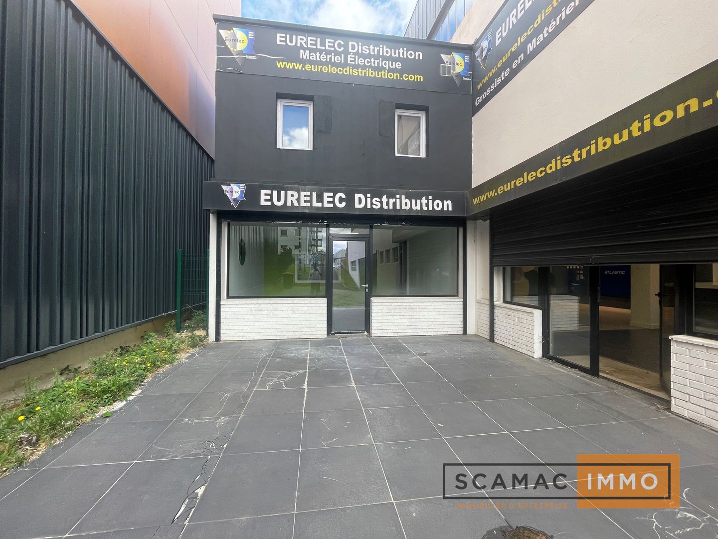 local d'activités de 391m², Plaisir (Yvelines)