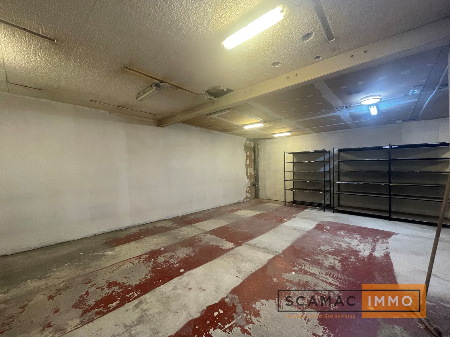 local d'activités de 391m², Plaisir (Yvelines)