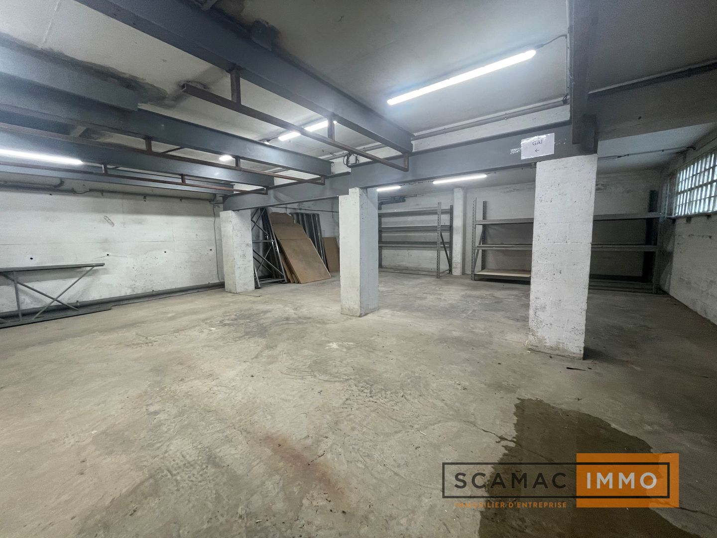local d'activités de 391m², Plaisir (Yvelines)