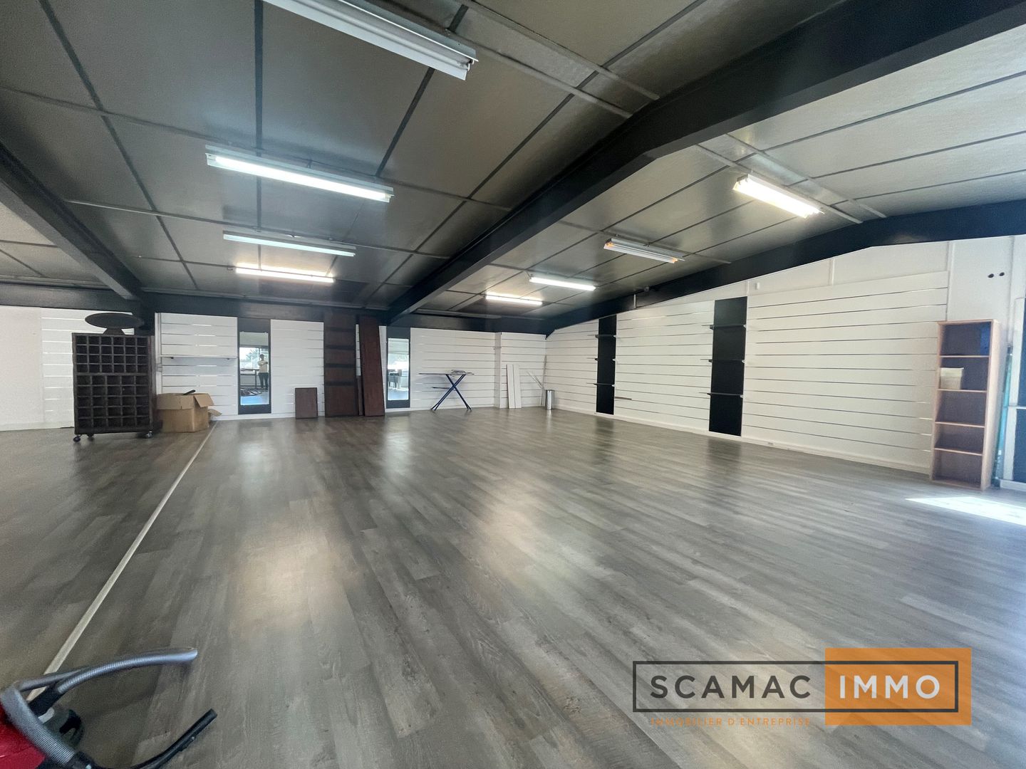 bureau de 250m², Plaisir (Yvelines)