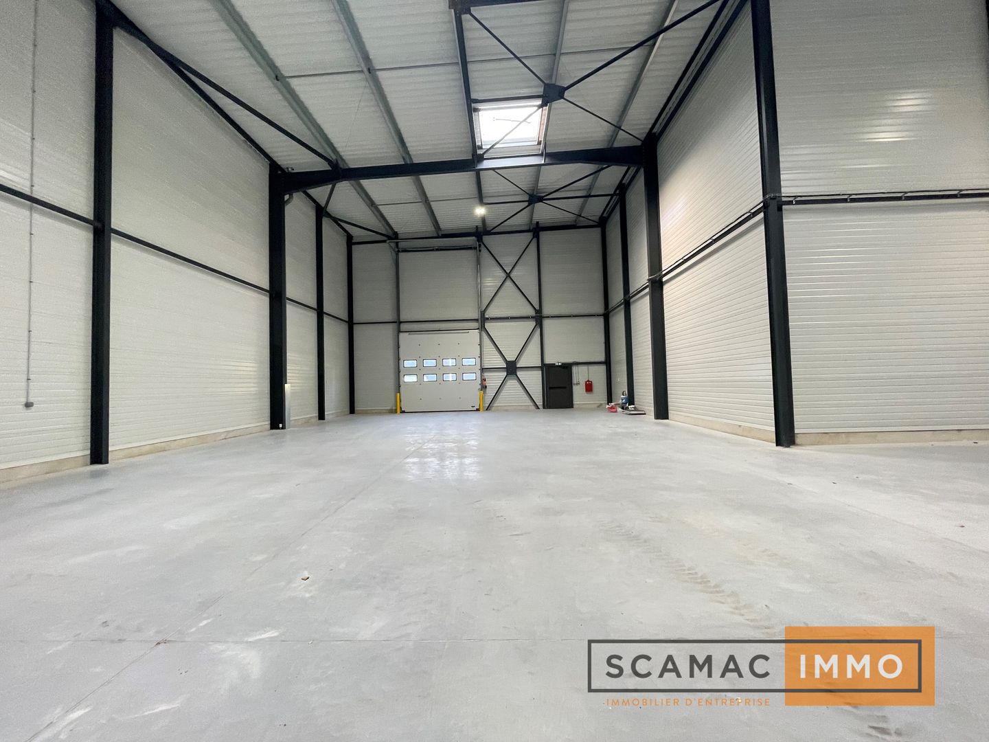 entrepôt de 2 170m², Trappes (Yvelines)