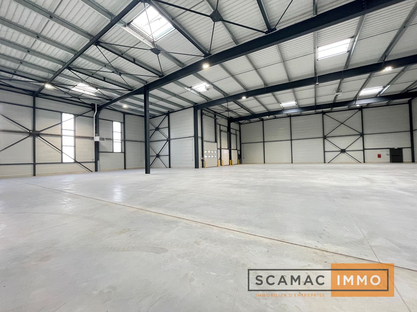 entrepôt de 2 170m², Trappes (Yvelines)
