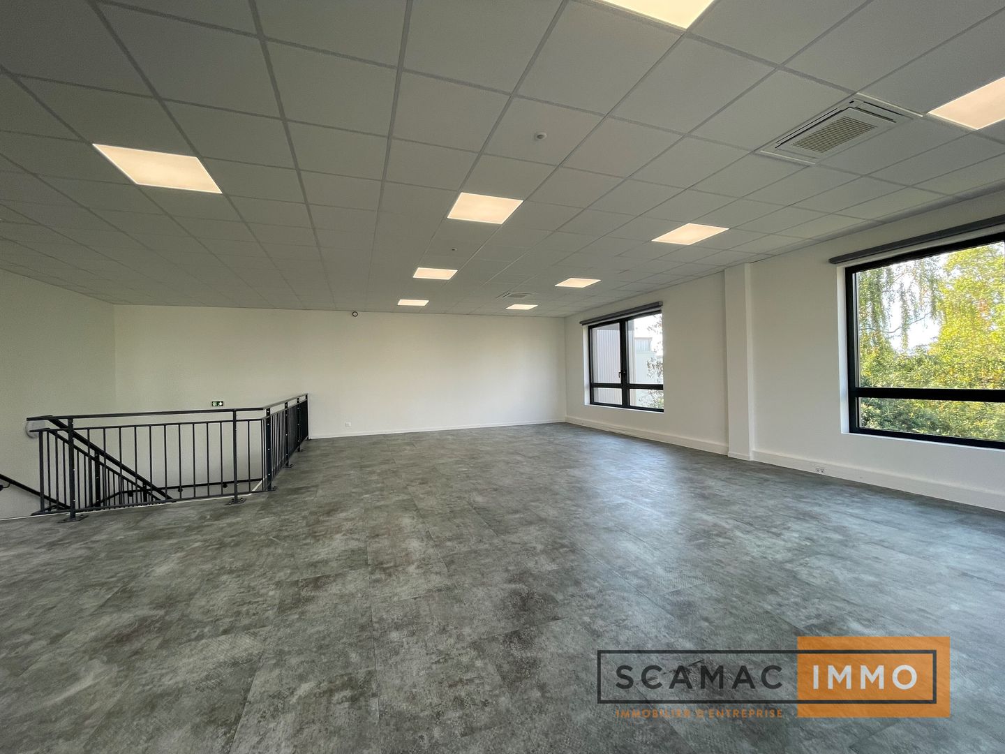 entrepôt de 2 170m², Trappes (Yvelines)