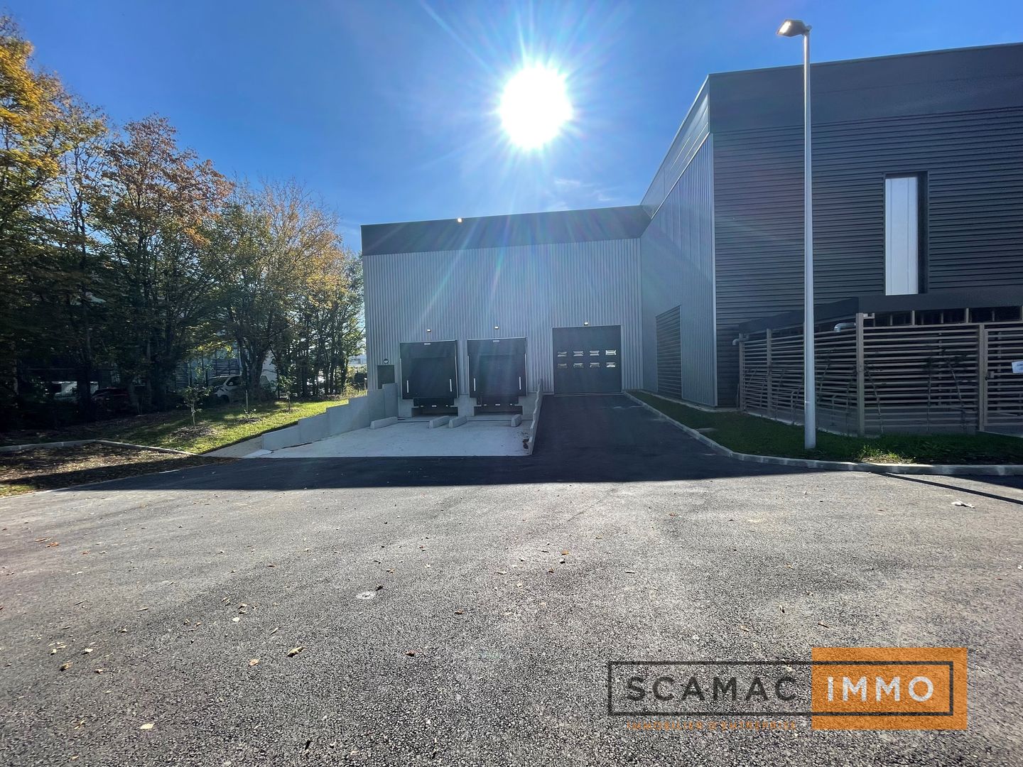 entrepôt de 2 170m², Trappes (Yvelines)