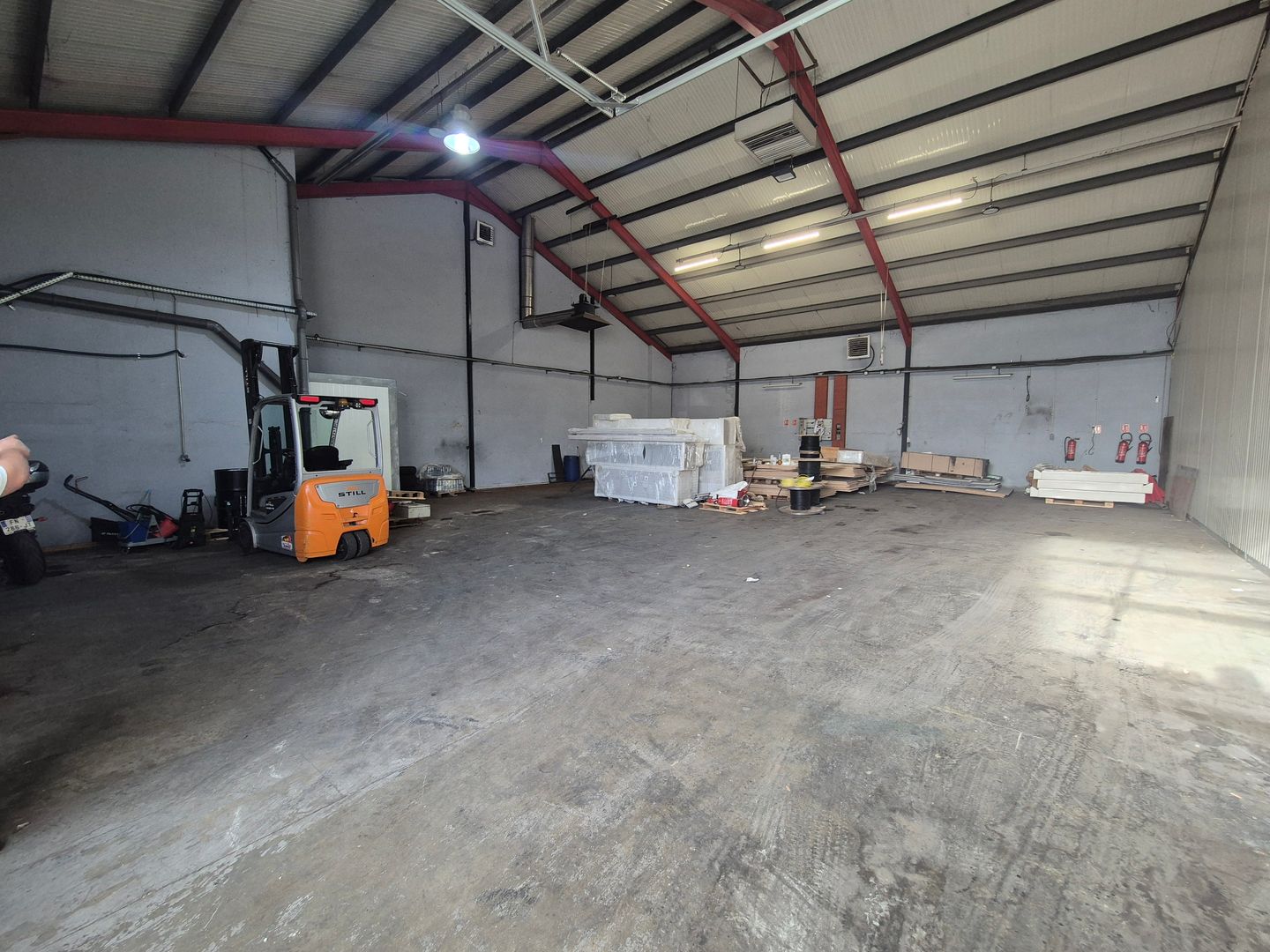 local d'activités de 1 170m², Gonesse (Val-d'Oise)